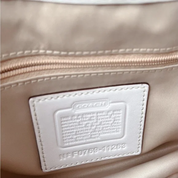 ❌SOLD FB❌100% Authentic Y2K Coach Ergo Belted Flap Shoulder Bag Off White 11263 - Picture 4 of 12